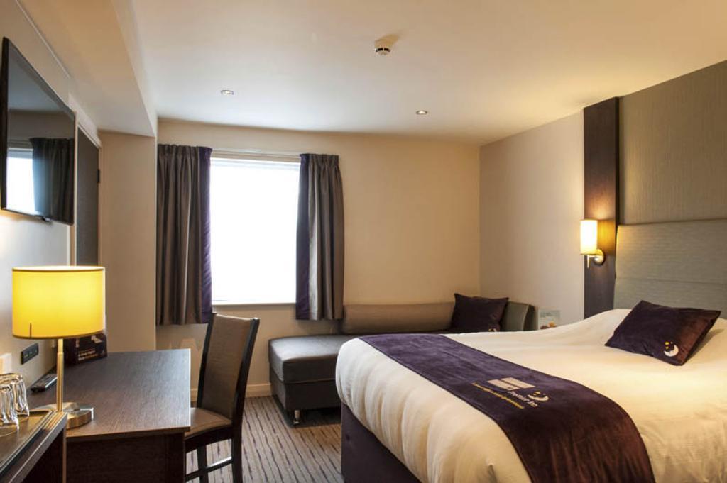 Premier Inn London Greenford Room photo