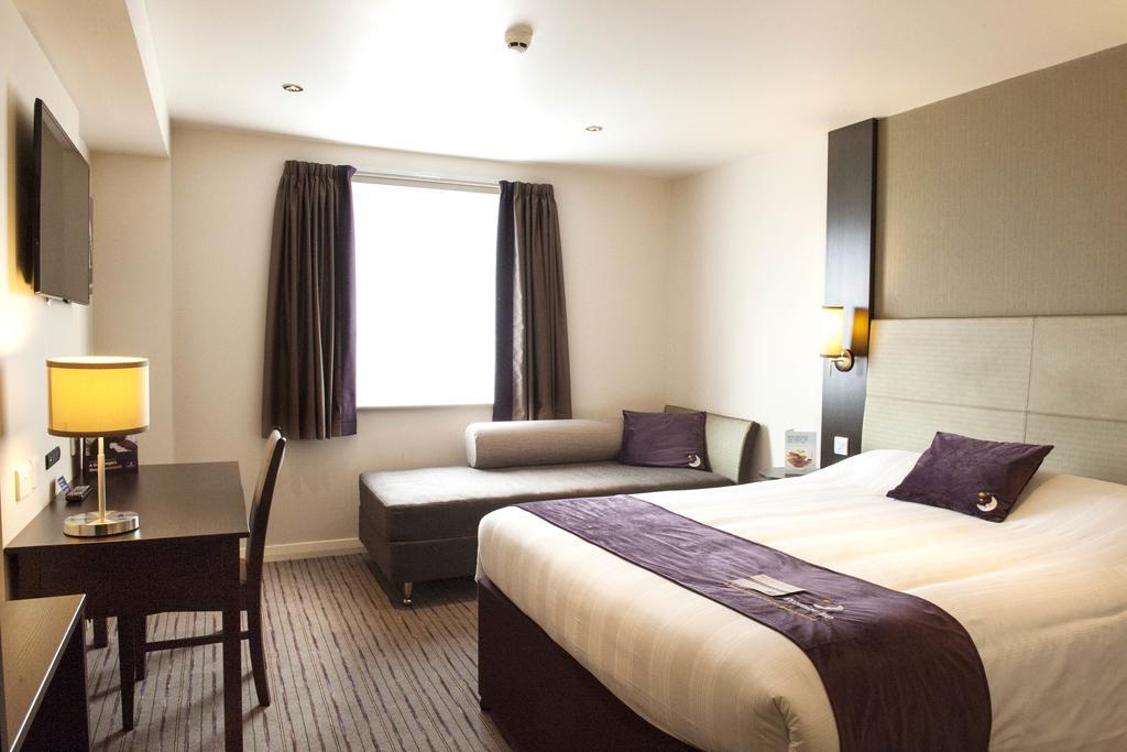 Premier Inn London Greenford Room photo