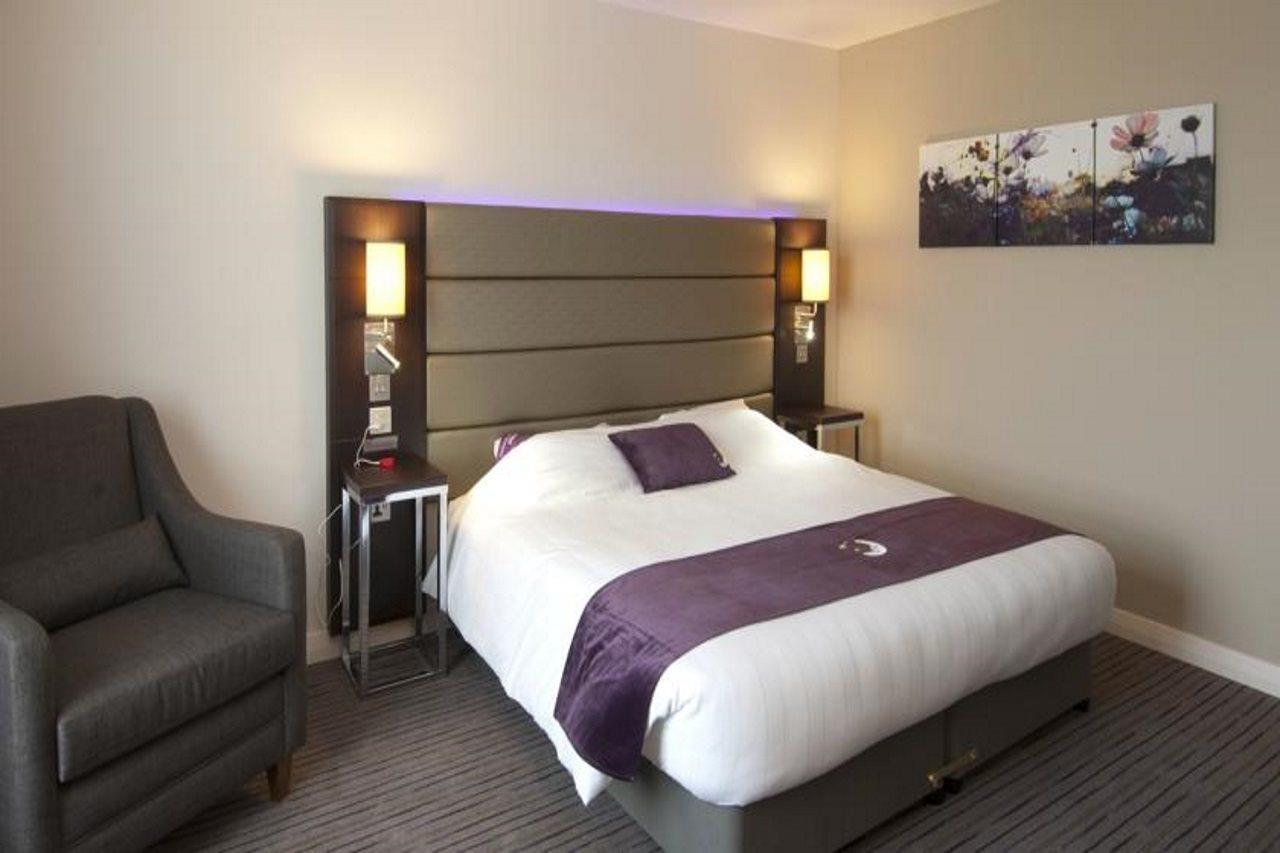 Premier Inn London Greenford Exterior photo